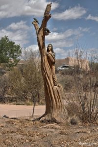 Cottonwood sculpture by Mark Chavez in the Pueblo Montaño Picnic Area